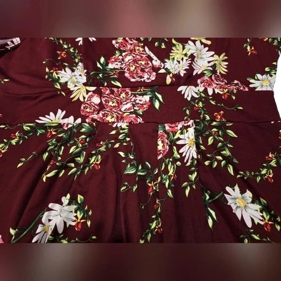 Amazon, XXL, Burgundy Sleeveless Floral Wrap Dress - Picture 3 of 7